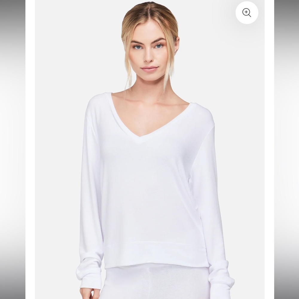 WILDFOX Baggy Beach Jumper Deep V | Clean White